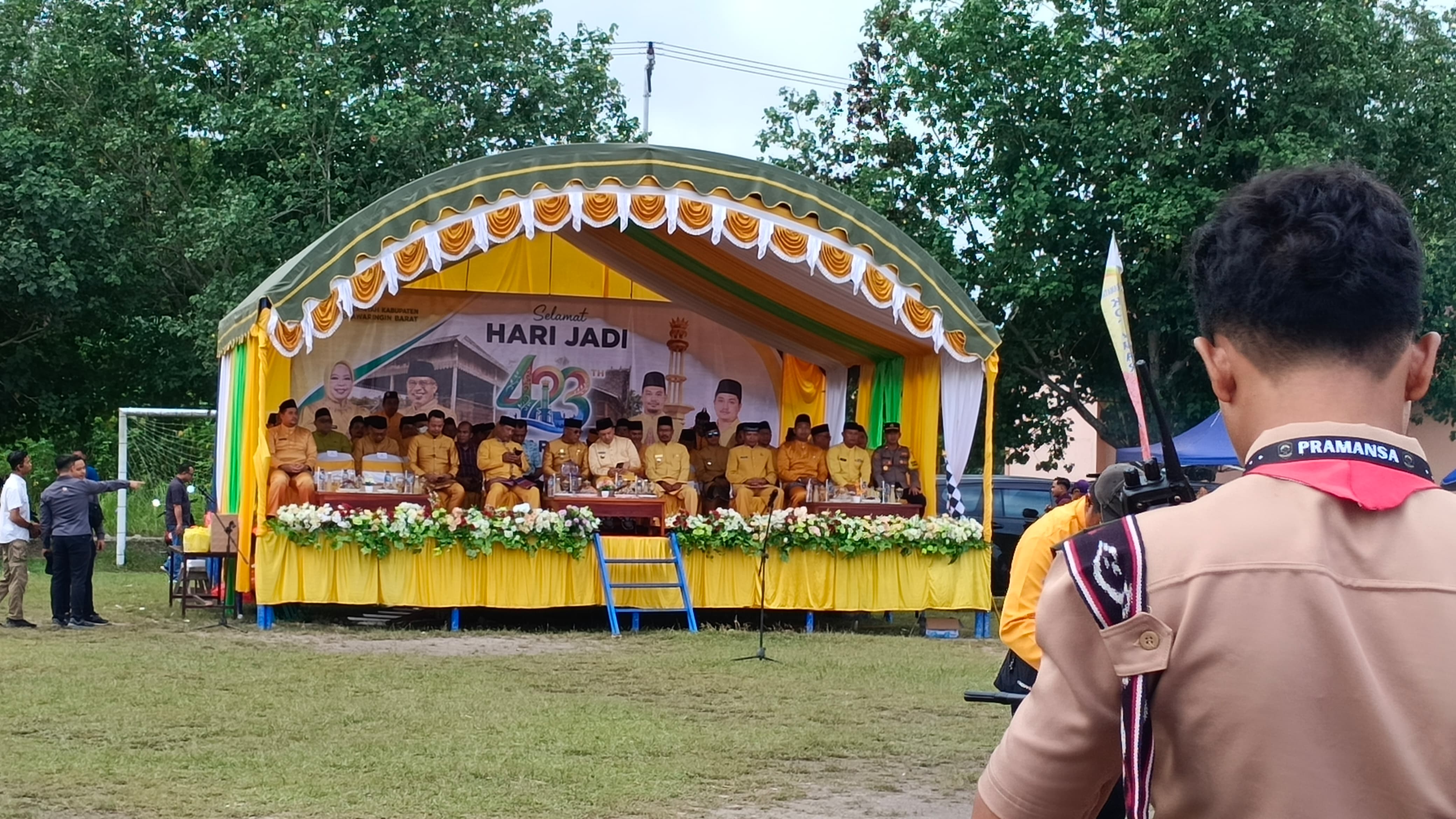 Antusiasme SMAN 1 Kotawaringin Lama dalam Pawai Budaya HUT Kutaringin ke-423