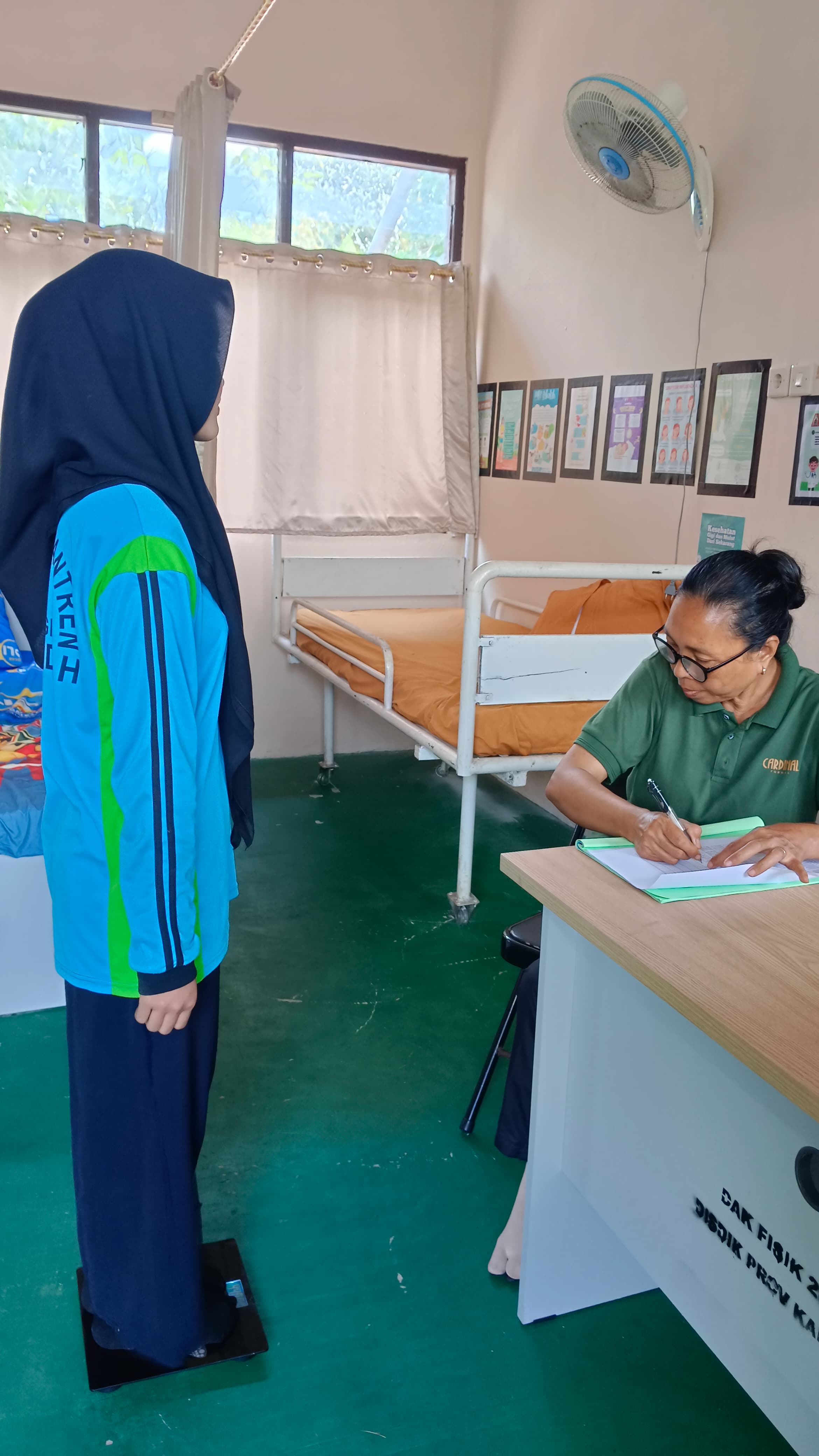 PEMERIKSAAN KESEHATAN SISWA BARU SMAN 1 KOTAWARINGIN LAMA