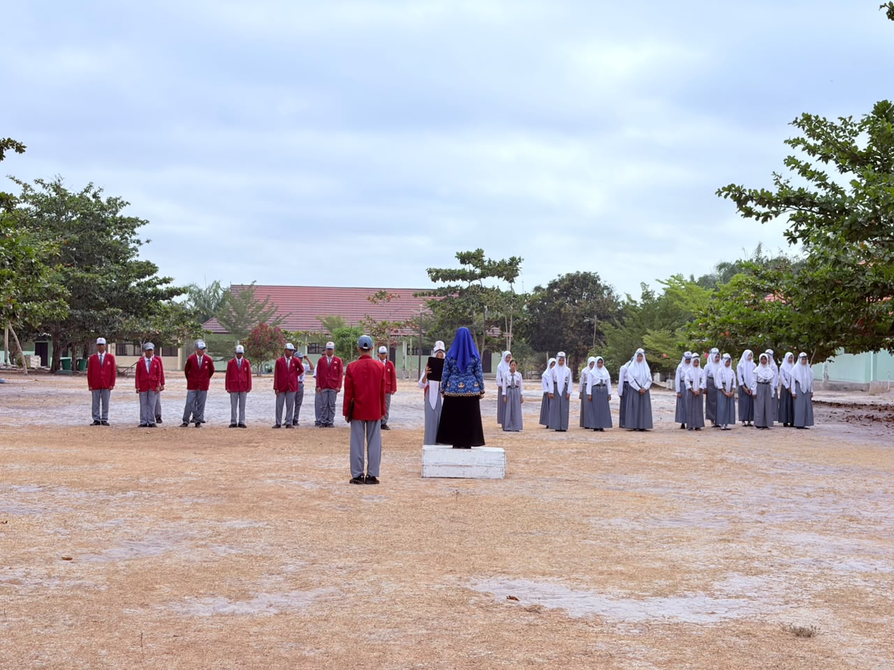 Upacara HUT ke-81 Kemerdekaan RI di SMAN 1 Kotawaringin Lama Hadirkan Formasi Khusus Paskibra