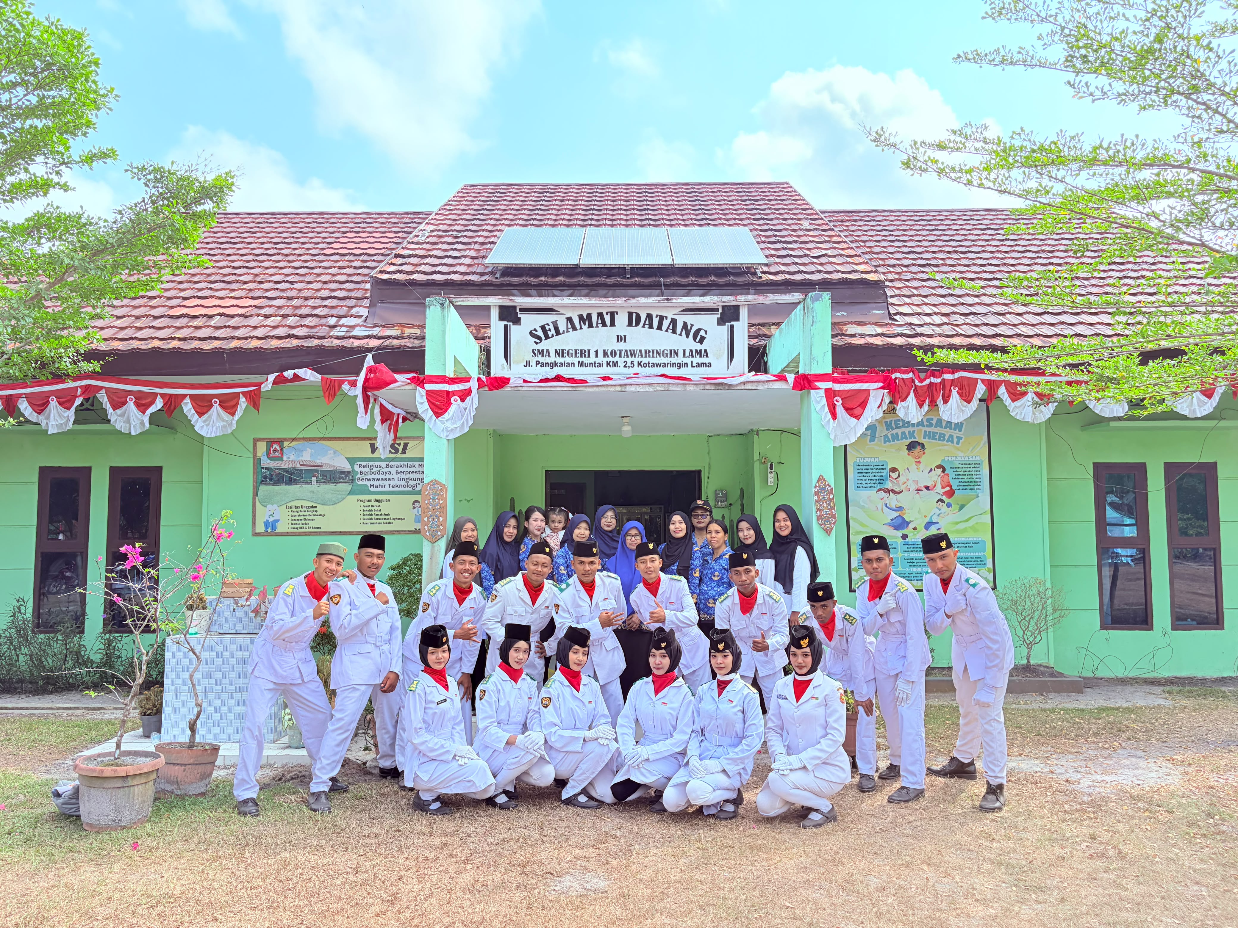 Upacara HUT ke-81 Kemerdekaan RI di SMAN 1 Kotawaringin Lama Hadirkan Formasi Khusus Paskibra